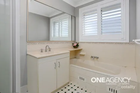 Property photo of 34 Toomung Circuit Claremont Meadows NSW 2747