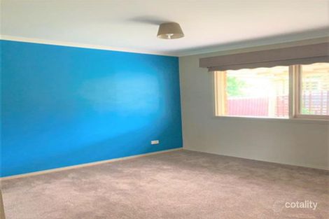 Property photo of 10 Peppermint Grove Meadow Heights VIC 3048