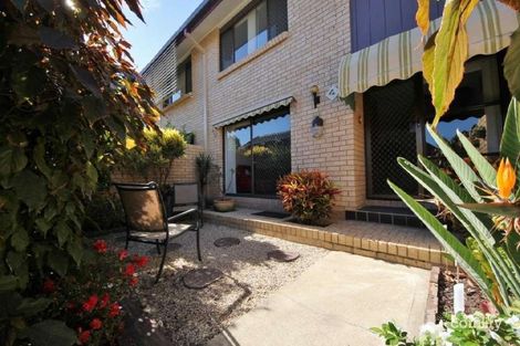 4/7 Aquila Ct, Mermaid Waters, QLD 4218