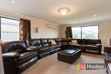 Property photo of 6 Flametree Circuit Cranbourne VIC 3977