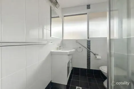 Property photo of 16 Miriyan Drive Kelso NSW 2795