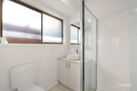 Property photo of 11 Newbury Court Carrum Downs VIC 3201