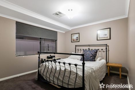 Property photo of 47 Westlinton Circle Waikiki WA 6169