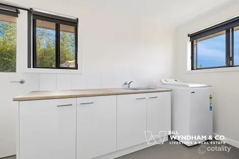 Property photo of 57 Koraleigh View Nicholson VIC 3882