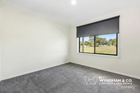 Property photo of 57 Koraleigh View Nicholson VIC 3882