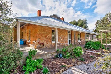 879 Barrier Hwy, Riverton, SA 5412