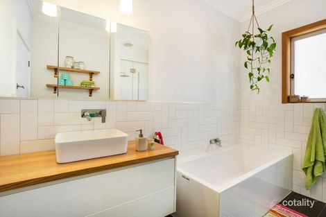 Property photo of 3 Ewing Avenue Flora Hill VIC 3550