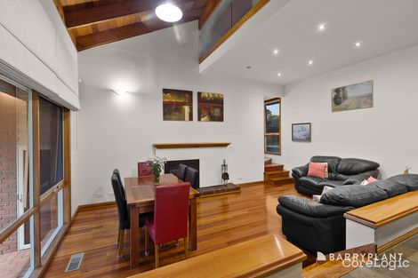 Property photo of 2 Dunnell Rise Berwick VIC 3806