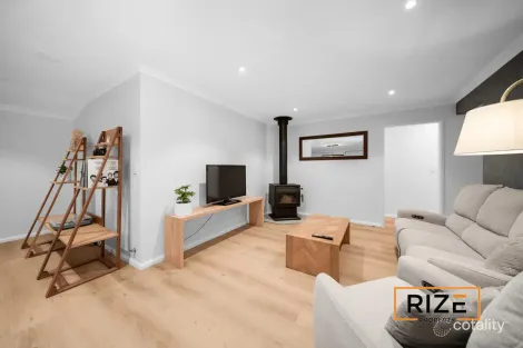 Property photo of 10 Mallina Circuit Carramar WA 6031