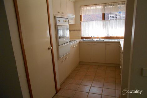 Property photo of 2 Mirrabook Court Berwick VIC 3806