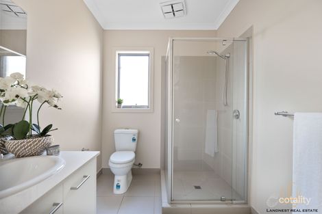 Property photo of 10 Gateau Drive Werribee VIC 3030