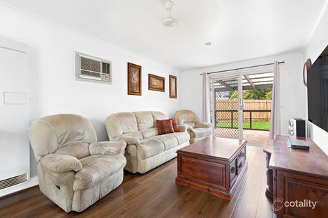 Property photo of 42 Carrington Crescent Carrum Downs VIC 3201
