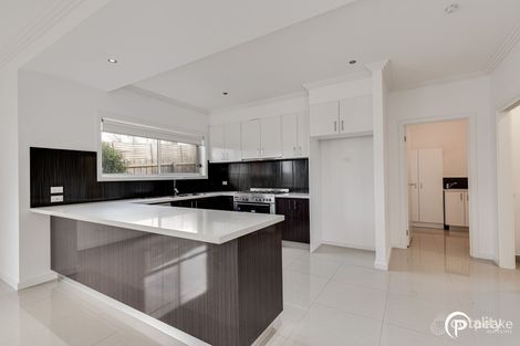 Property photo of 11/6-8 Innes Court Berwick VIC 3806