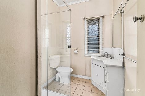 Property photo of 16 Dinmore Street Dinmore QLD 4303