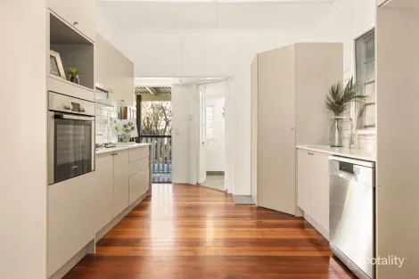Property photo of 27 Gowen Street Shorncliffe QLD 4017