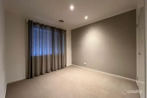 Property photo of 11 Stoneleigh Road Cranbourne North VIC 3977