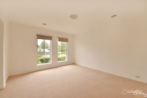 Property photo of 8 Brookville Court Narre Warren South VIC 3805