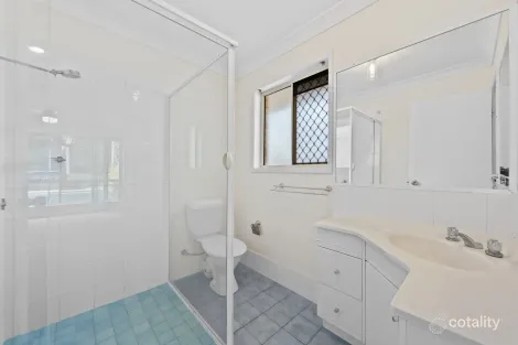 Property photo of 18 Oxford Crescent Bridgeman Downs QLD 4035