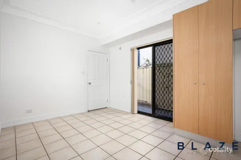 Property photo of 1 Howard Close Green Valley NSW 2168