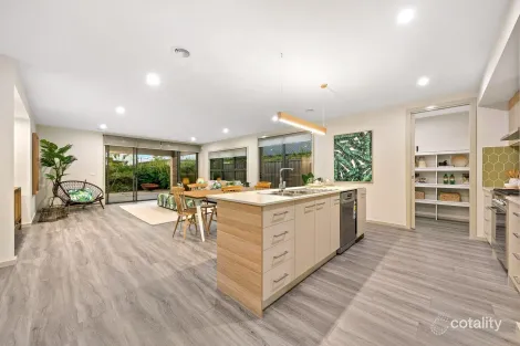 Property photo of 15 Observatory Street Clyde North VIC 3978