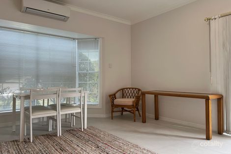 Property photo of 28 Selkirk Avenue Benowa QLD 4217