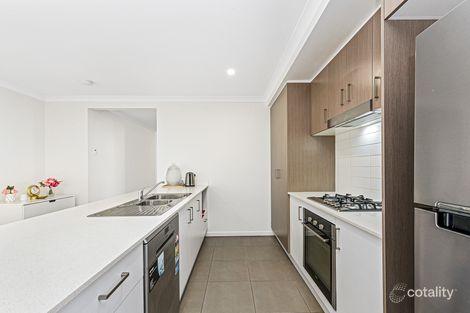 Property photo of 28 Salim Way Clyde North VIC 3978