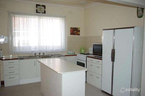 Property photo of 32 Cornwall Road Sunshine VIC 3020