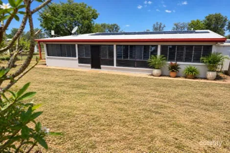 7 Sunrise Cabins Rd, Sapphire Central, QLD 4702