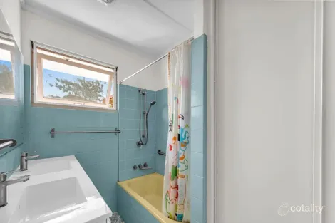 Property photo of 8 Morehead Avenue Norman Park QLD 4170