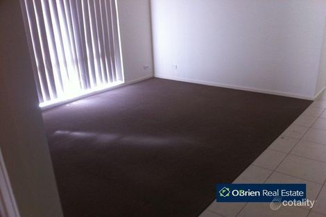 Property photo of 35 Sarton Link Pakenham VIC 3810
