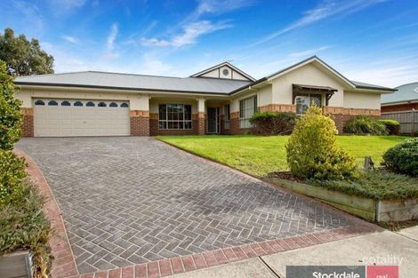 27 Red Wattlebird Cres, Langwarrin, VIC 3910