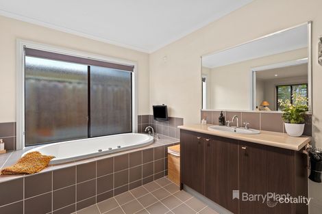 Property photo of 52 Baigent Avenue Doreen VIC 3754
