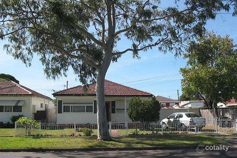 12 Lals Pde, Fairfield East, NSW 2165