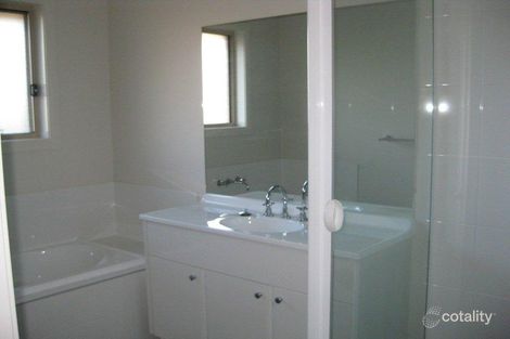 Property photo of 2 Alpine Close Tenambit NSW 2323