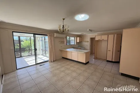 Property photo of 11 Endeavour Avenue Orange NSW 2800