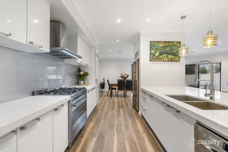 Property photo of 3 Barlow Close Caroline Springs VIC 3023