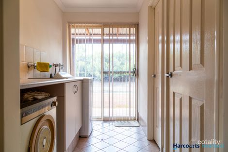 Property photo of 39 Robinia Way Kangaroo Gully WA 6255