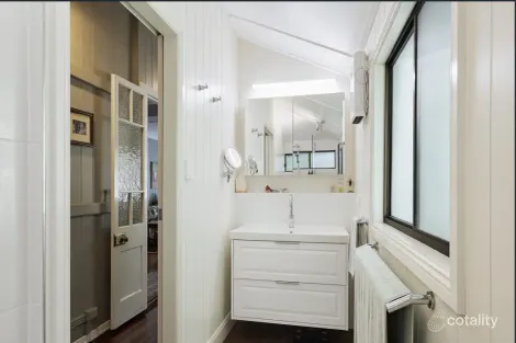 Property photo of 32 Yardley Avenue Ashgrove QLD 4060