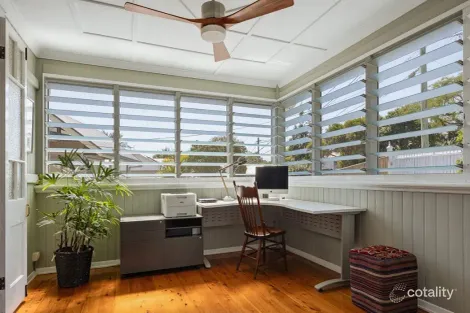 Property photo of 32 Yardley Avenue Ashgrove QLD 4060