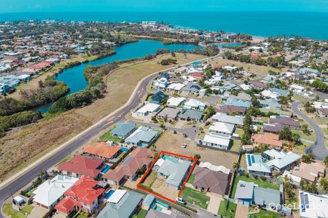 Property photo of 5 Riordan Place Bargara QLD 4670