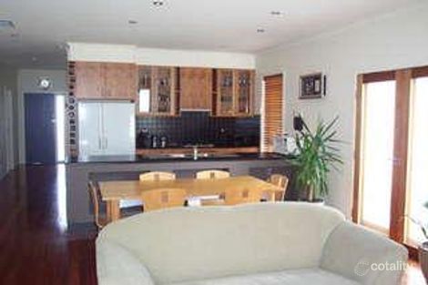 Property photo of 8 Longhurst Crescent Hillside VIC 3037