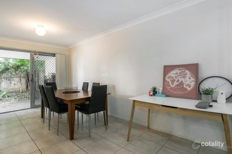 Property photo of 2/2311 Logan Road Eight Mile Plains QLD 4113