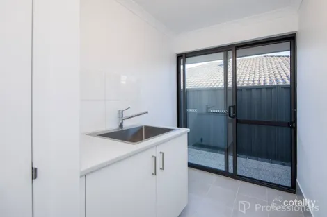 Property photo of 33 Attadale Avenue Darch WA 6065