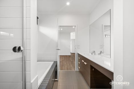 Property photo of 67 Ringtail Circuit Maidstone VIC 3012