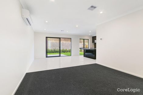 Property photo of 50 Amadeo Way Chirnside Park VIC 3116