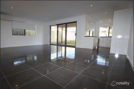 Property photo of 2/33 Edwards Street Flinders View QLD 4305