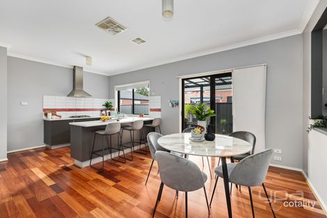 Property photo of 18 Cheltenham Close Craigieburn VIC 3064