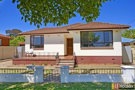 18 Ernest St, Crestwood, NSW 2620