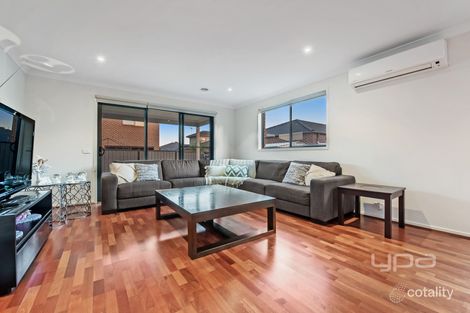 Property photo of 4 Beveridge Drive Roxburgh Park VIC 3064