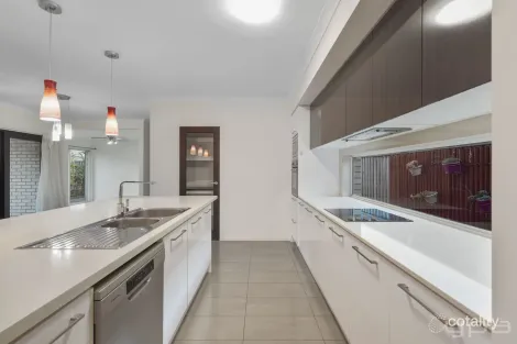 Property photo of 17 Belconnen Drive Pimpama QLD 4209